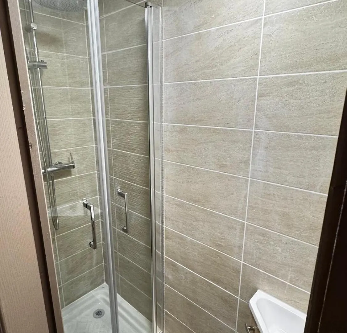Appartement De 5 Chambres A Toulouse 0*,  France