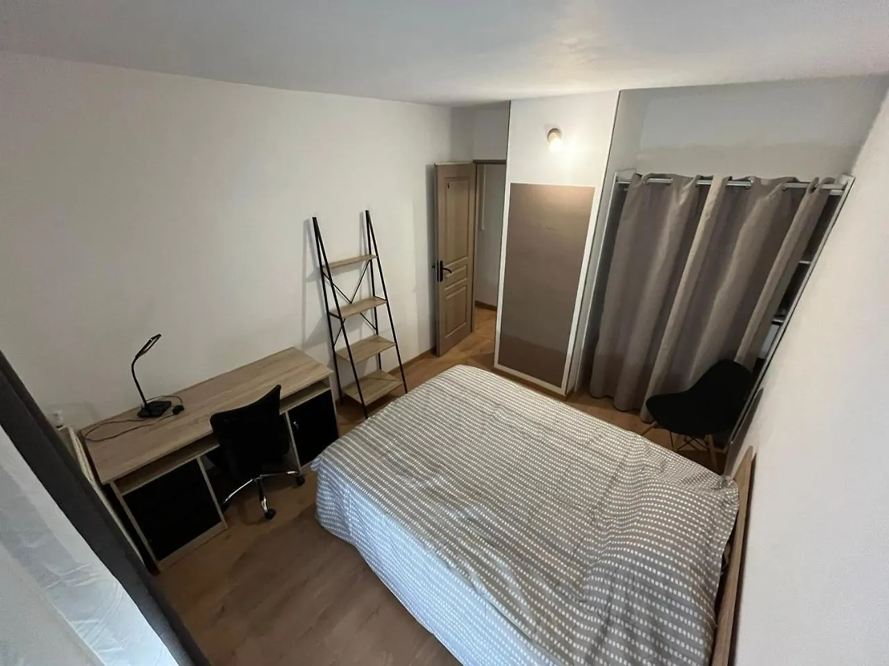 Appartement De 5 Chambres A Toulouse 0*,  Frankrijk